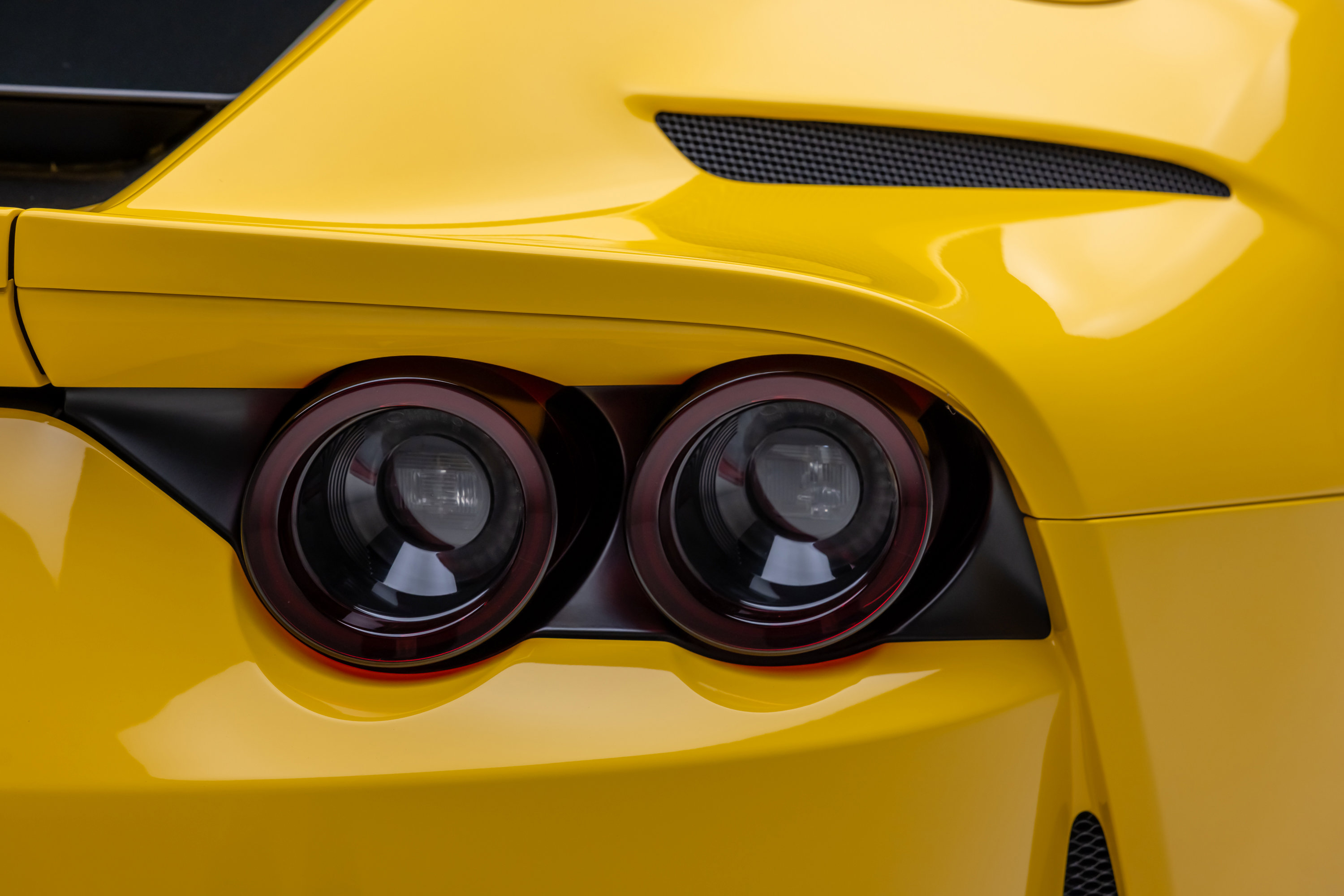 Used 2019 Ferrari 812 Superfast image 29