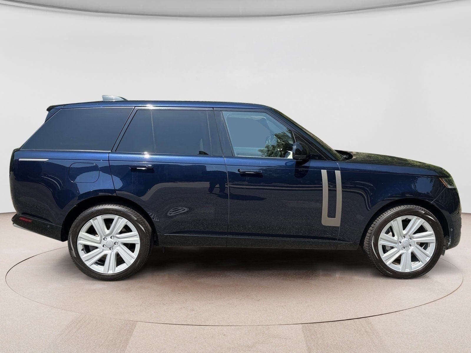 Certified 2023 Land Rover Range Rover SE AWD/4WD image 6