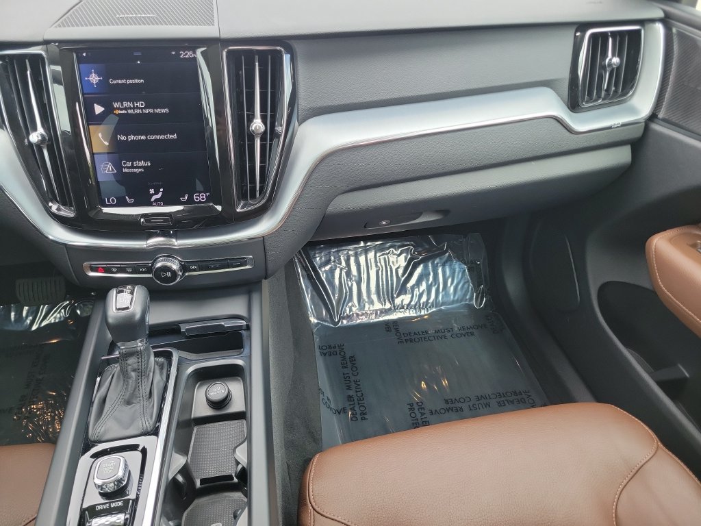 Used 2019 Volvo XC60 T6 Momentum w/ Multimedia Package AWD/4WD image 14