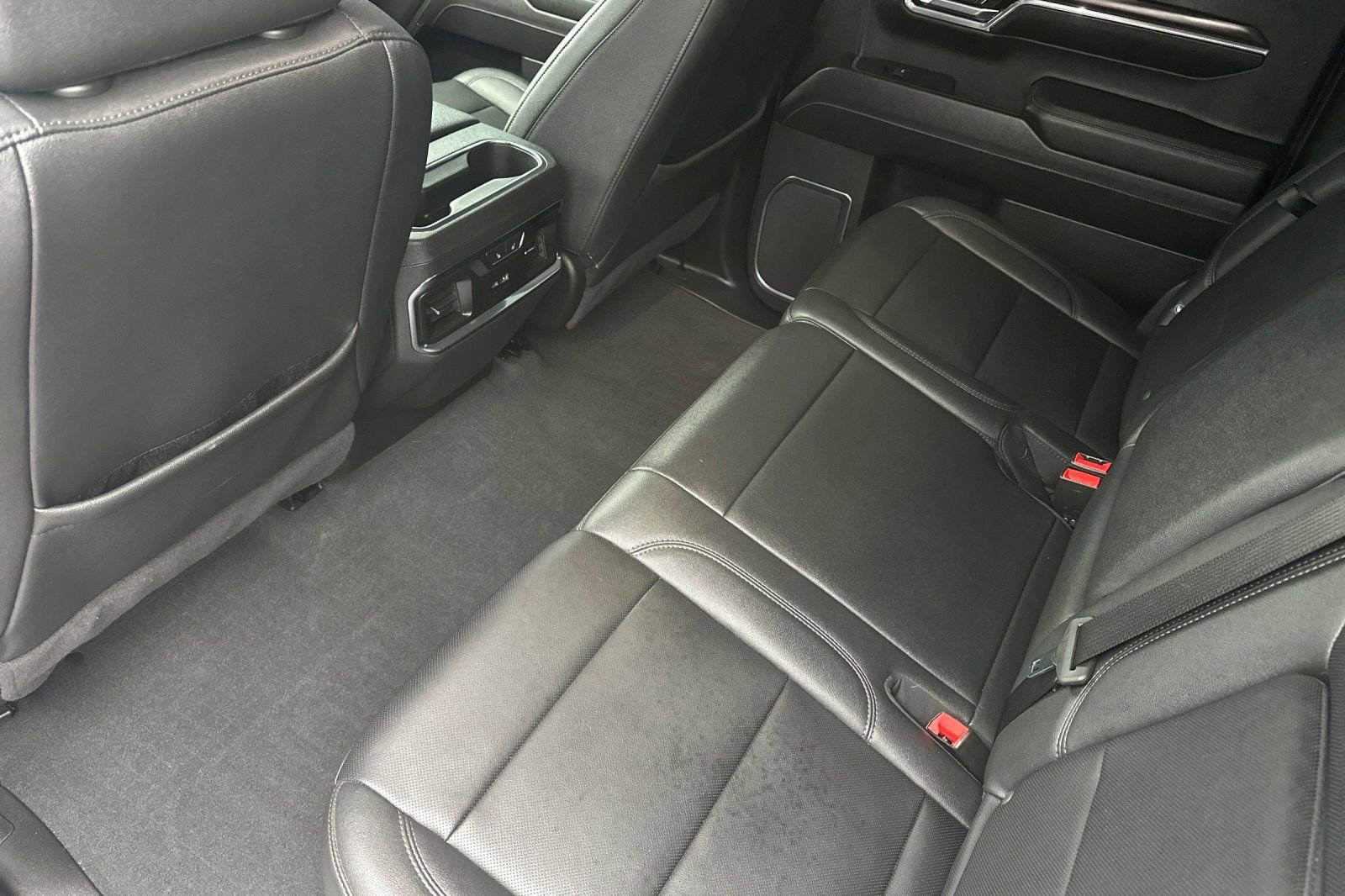 Used 2024 GMC Sierra 1500 SLT w/ SLT Premium Plus Package AWD/4WD image 11