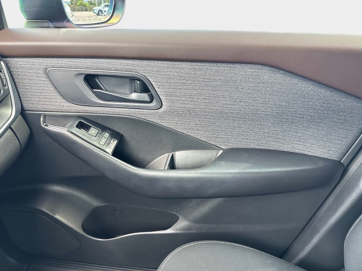 Used 2023 Nissan Rogue S FWD image 18