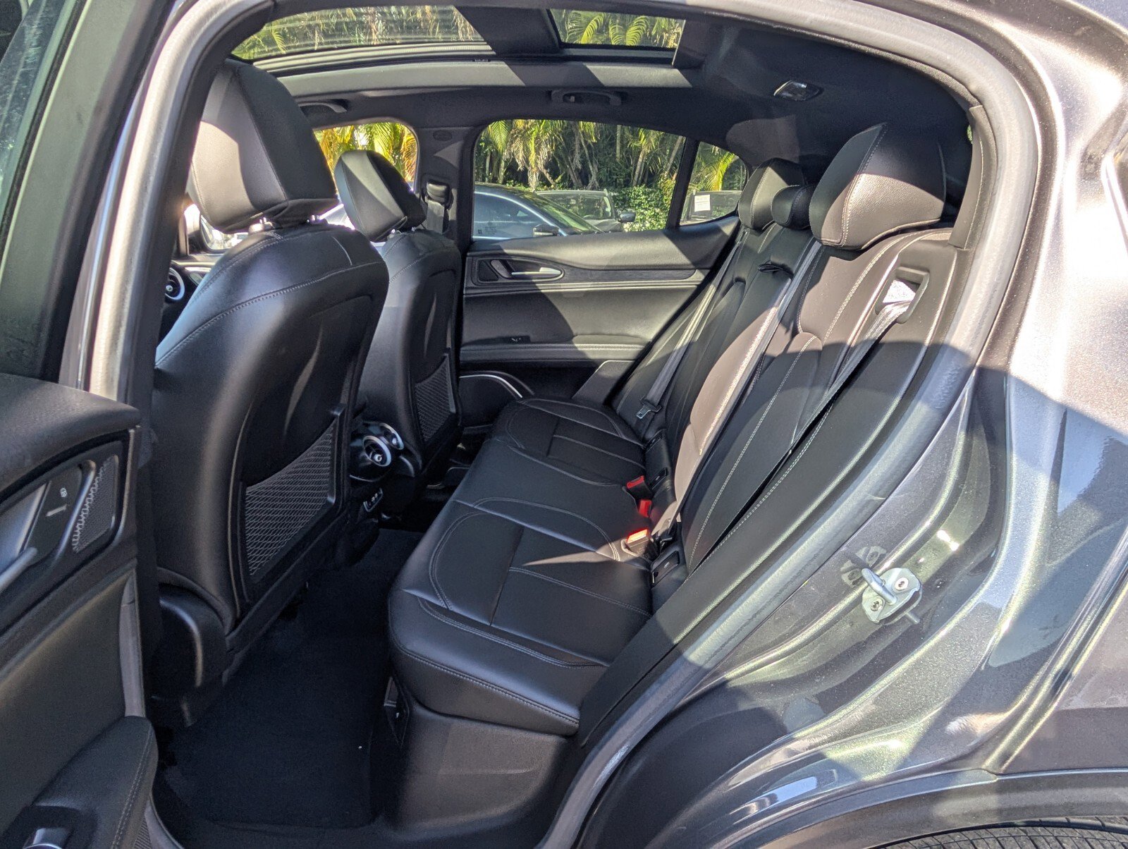 Used 2023 Alfa Romeo Stelvio Sprint image 10