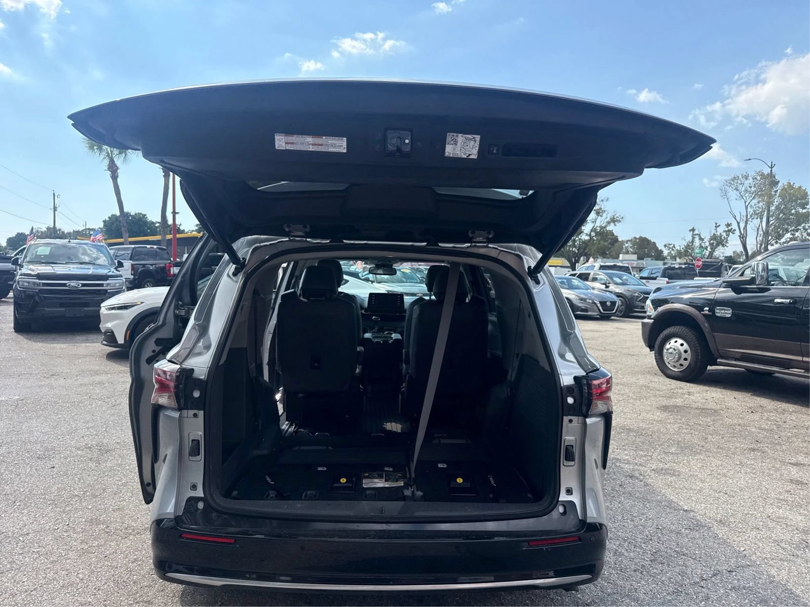 Used 2021 Toyota Sienna Limited AWD/4WD image 12