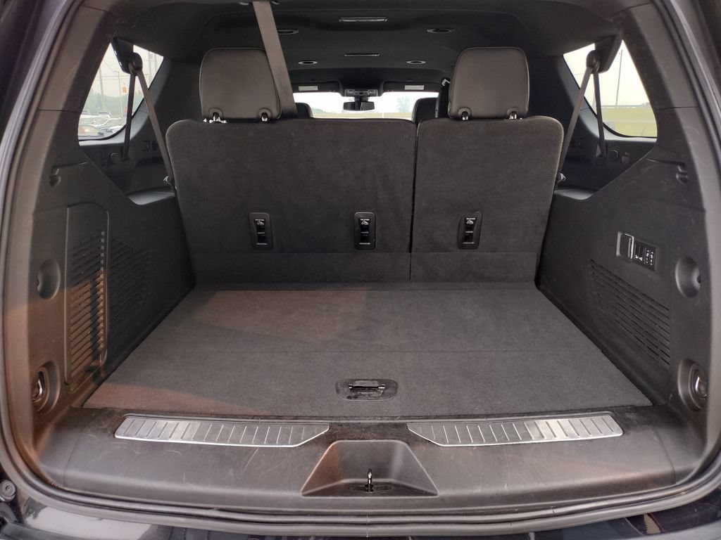 Used 2022 Chevrolet Suburban Premier AWD/4WD image 11