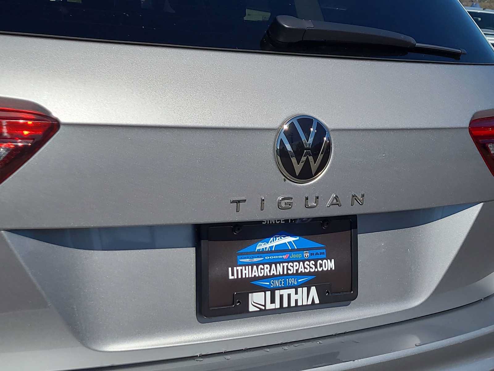 Used 2022 Volkswagen Tiguan SE AWD/4WD image 15