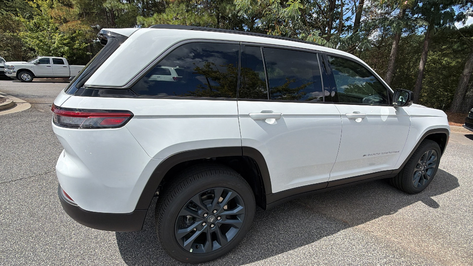 New 2026 Jeep Grand Cherokee Limited AWD/4WD image 8