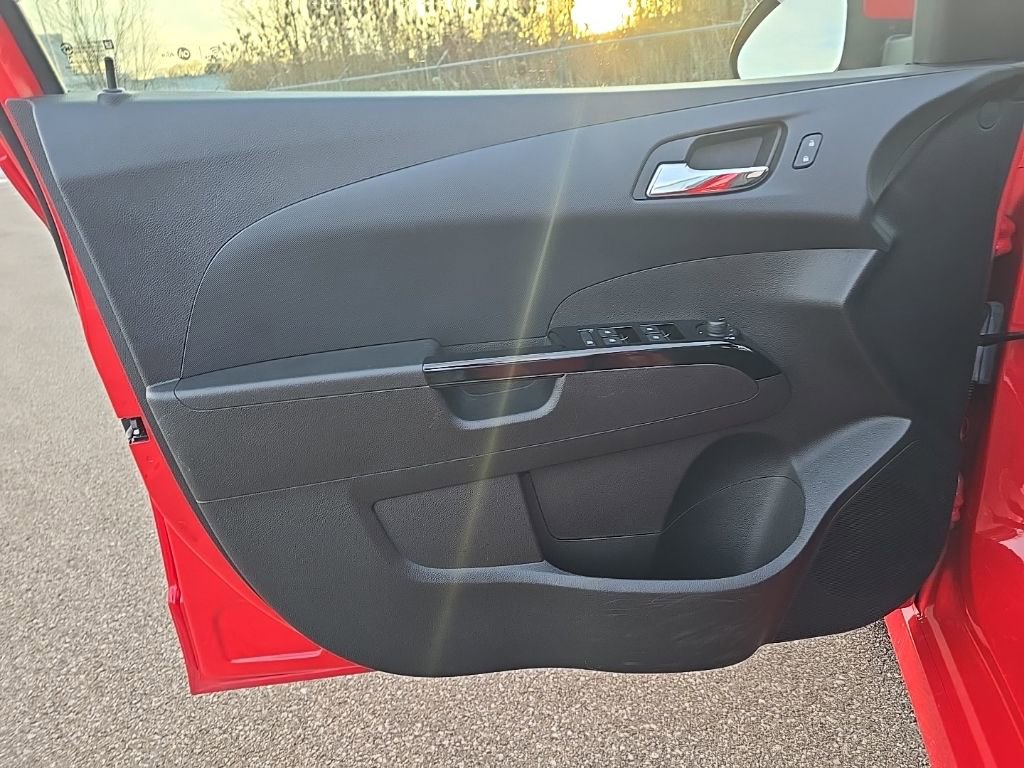 Used 2017 Chevrolet Sonic LT w/ Convenience Package image 32