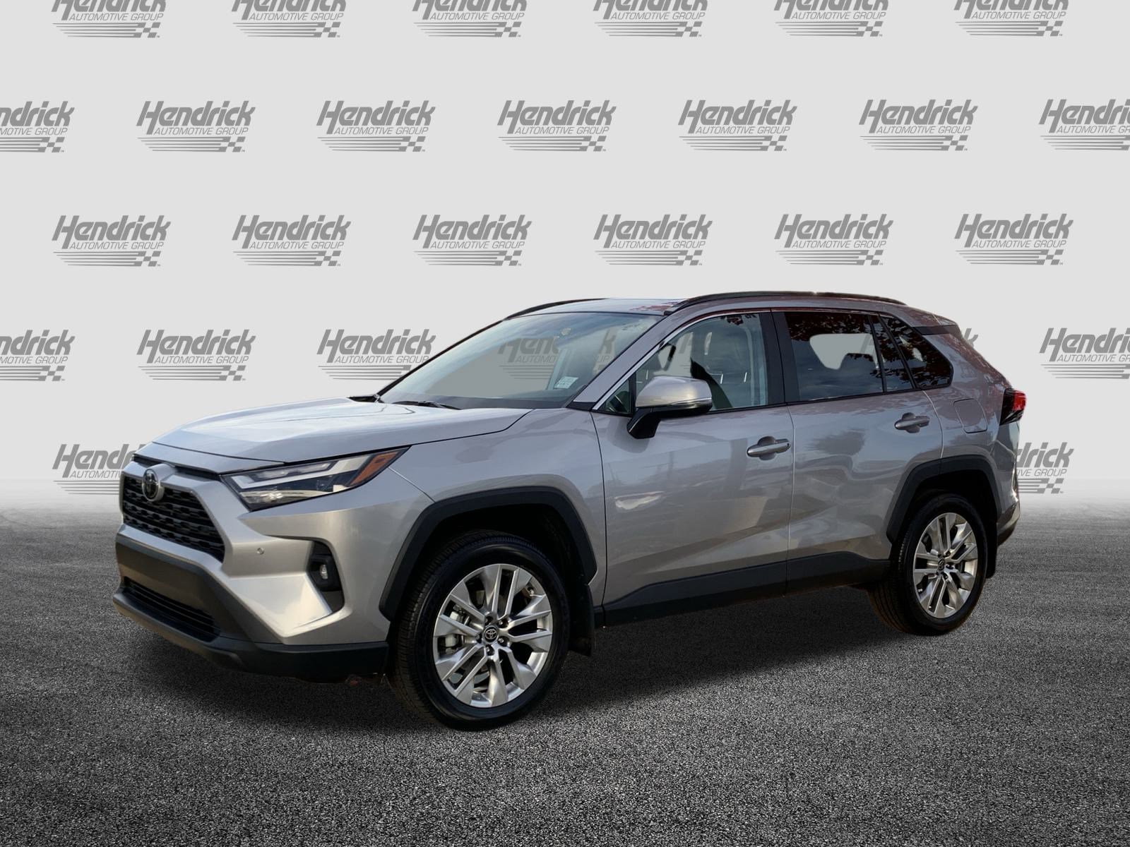 Used 2025 Toyota RAV4 XLE Premium image 5