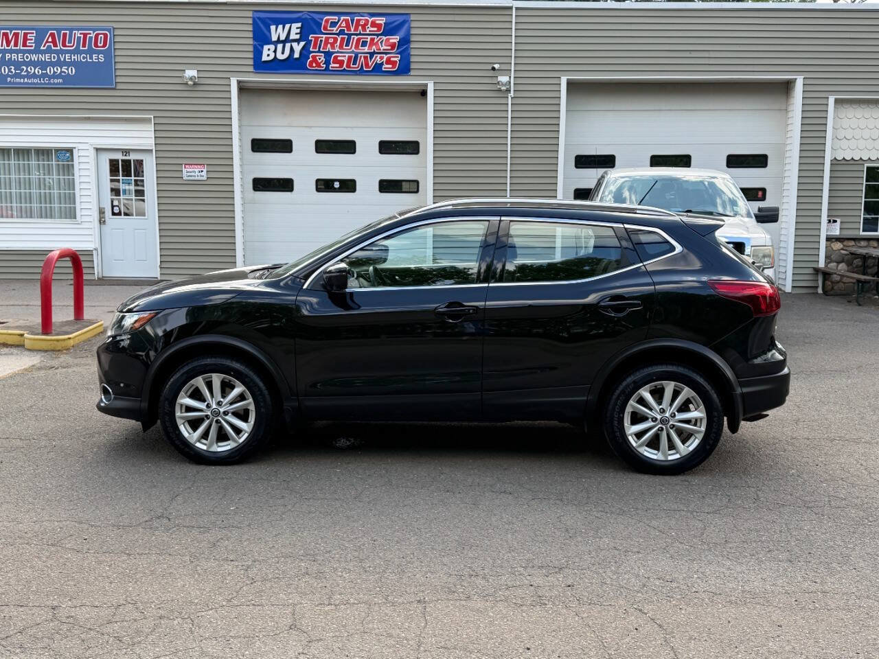Used 2019 Nissan Rogue Sport SV w/ Technology Package AWD/4WD image 3