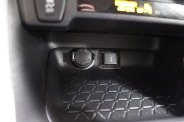 Used 2021 Toyota RAV4 LE image 51