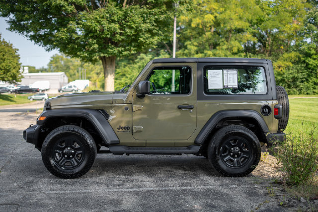Used 2025 Jeep Wrangler Sport AWD/4WD image 8