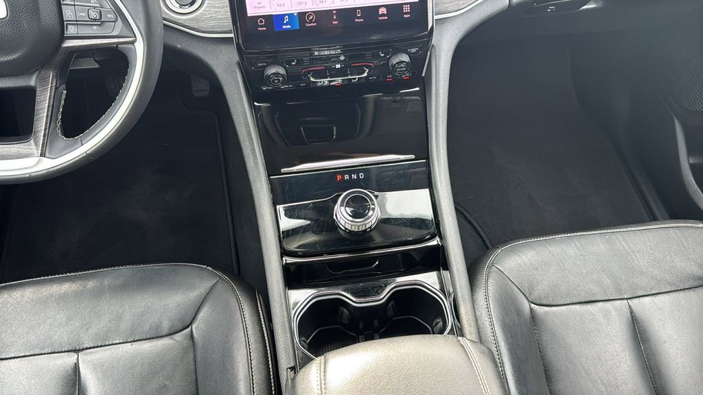 Used 2023 Jeep Grand Cherokee Limited w/ Black Appearance Package RWD image 22