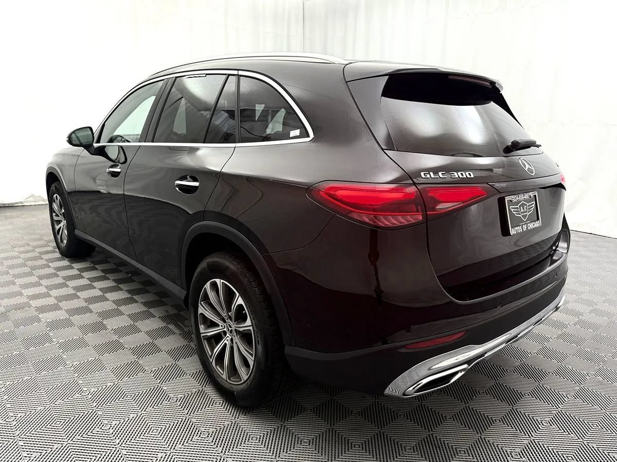 Used 2024 Mercedes-Benz GLC 300 4MATIC image 5