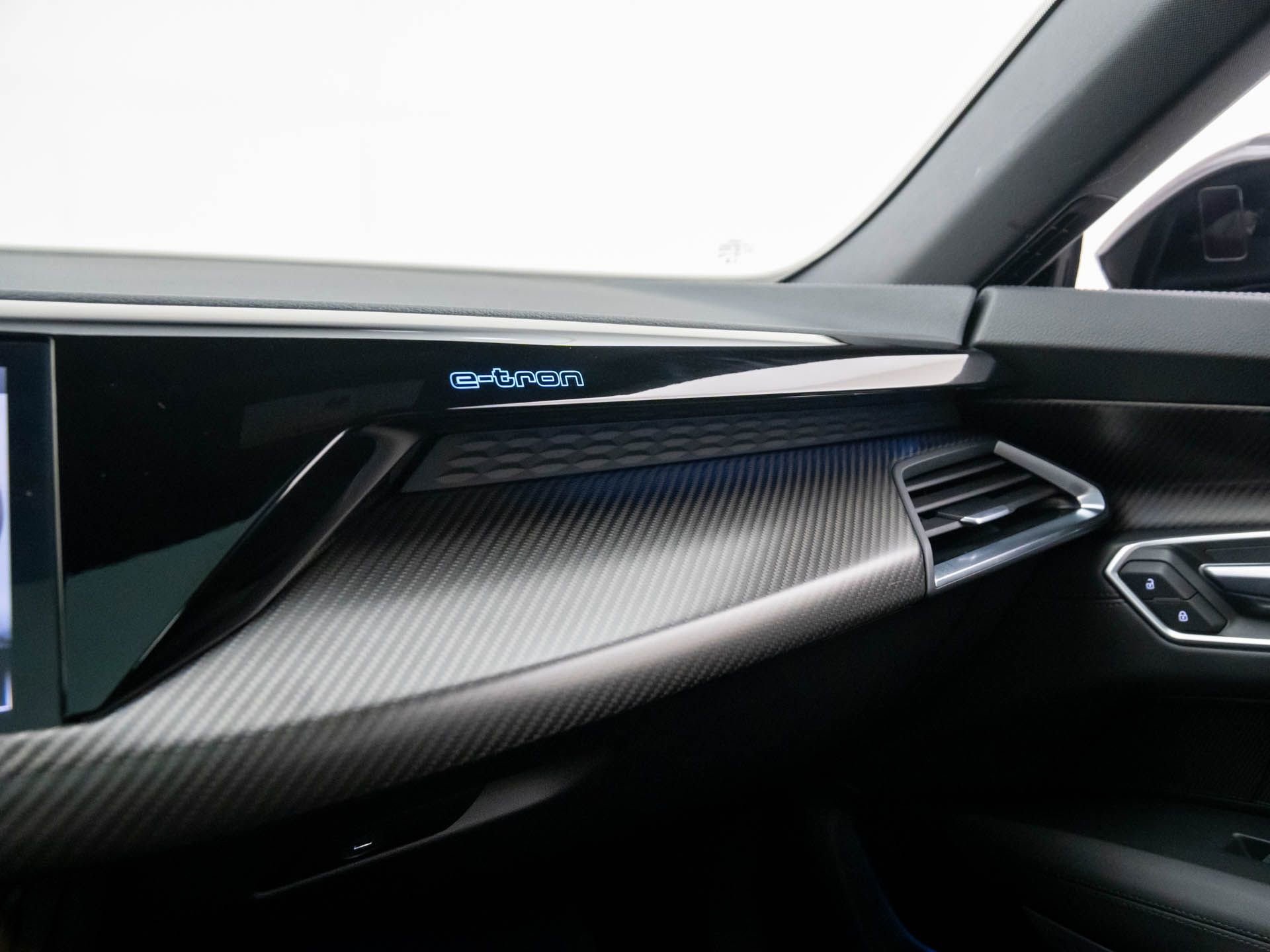 Used 2022 Audi e-tron GT Prestige w/ Prestige Package image 31