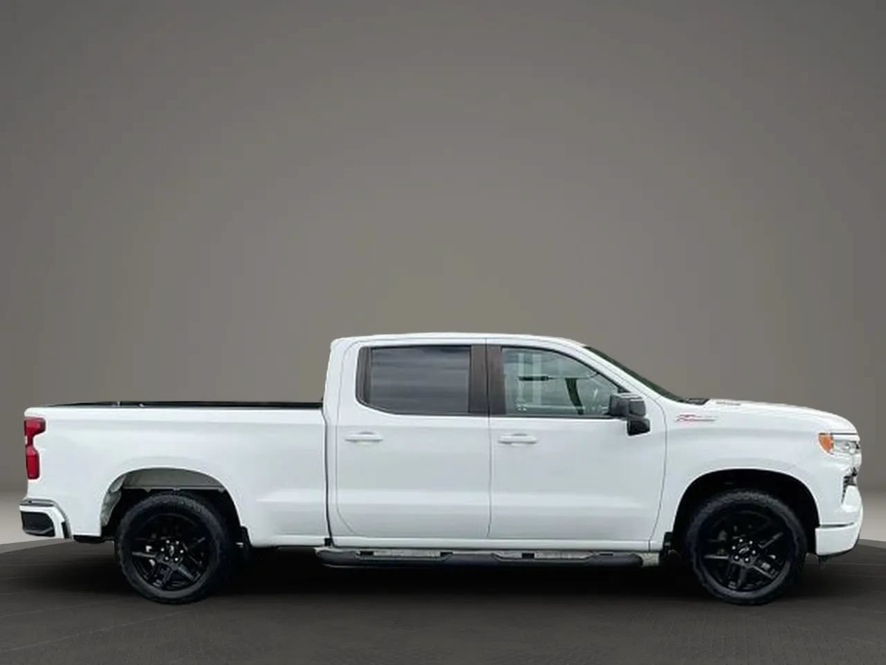 Used 2022 Chevrolet Silverado 1500 RST w/ Convenience Package II AWD/4WD image 6