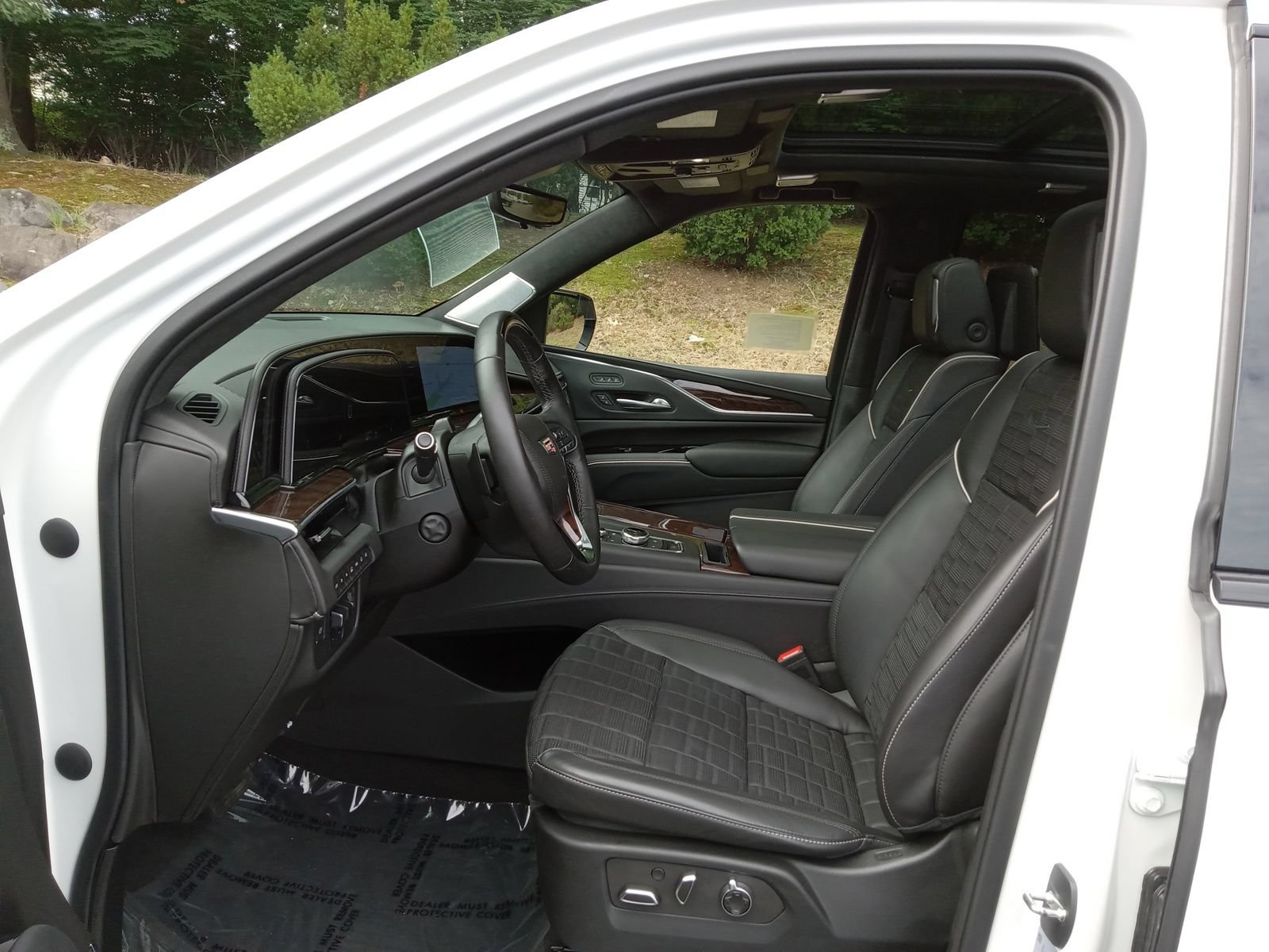 Used 2023 Cadillac Escalade Sport Platinum AWD/4WD image 11