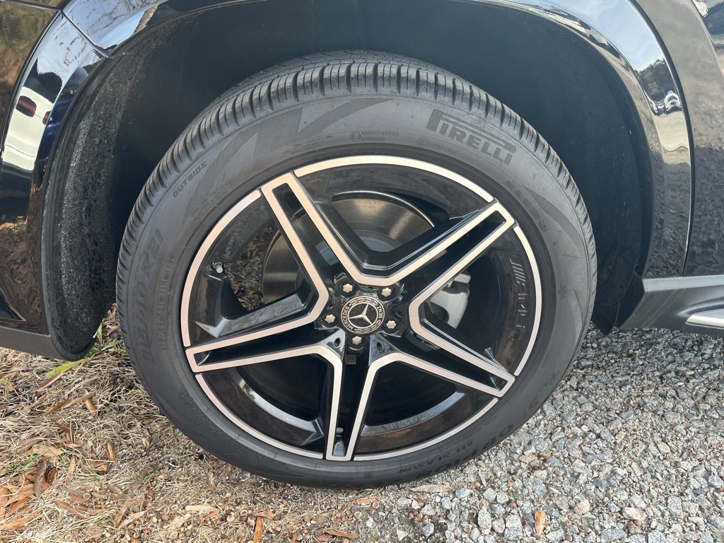 Used 2025 Mercedes-Benz GLS 450 4MATIC image 8