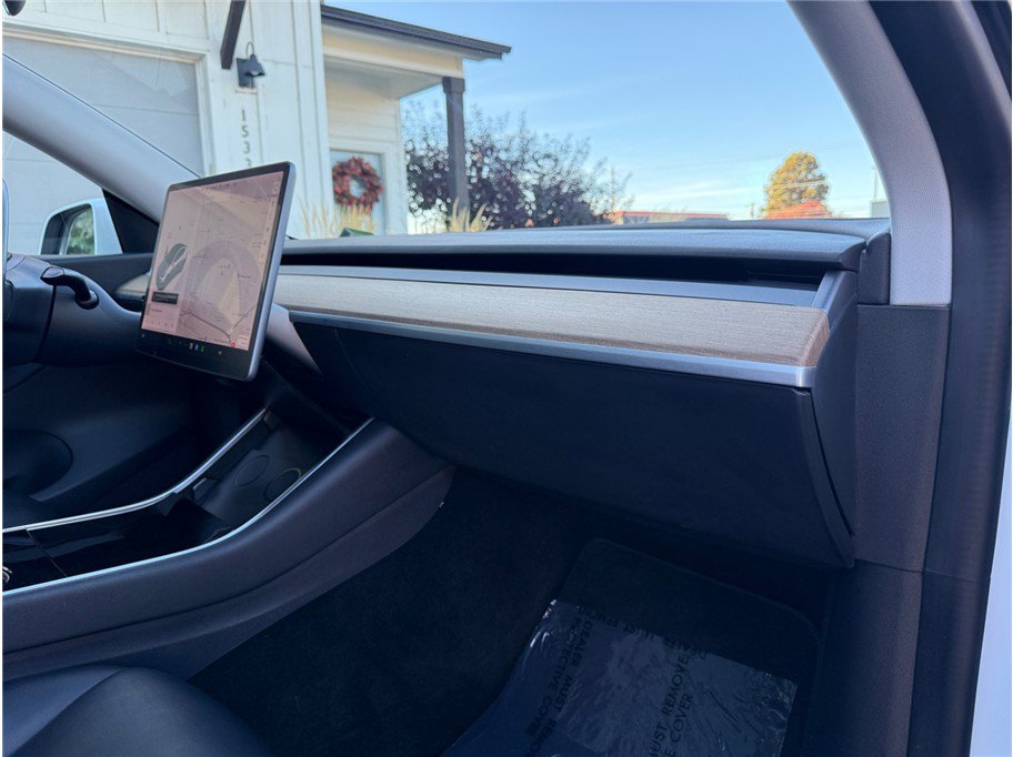 Used 2020 Tesla Model Y Long Range image 36