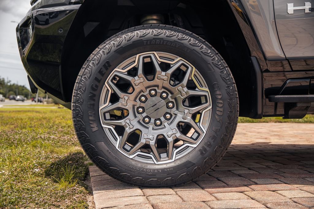 Used 2025 GMC Hummer EV 3X AWD/4WD image 15