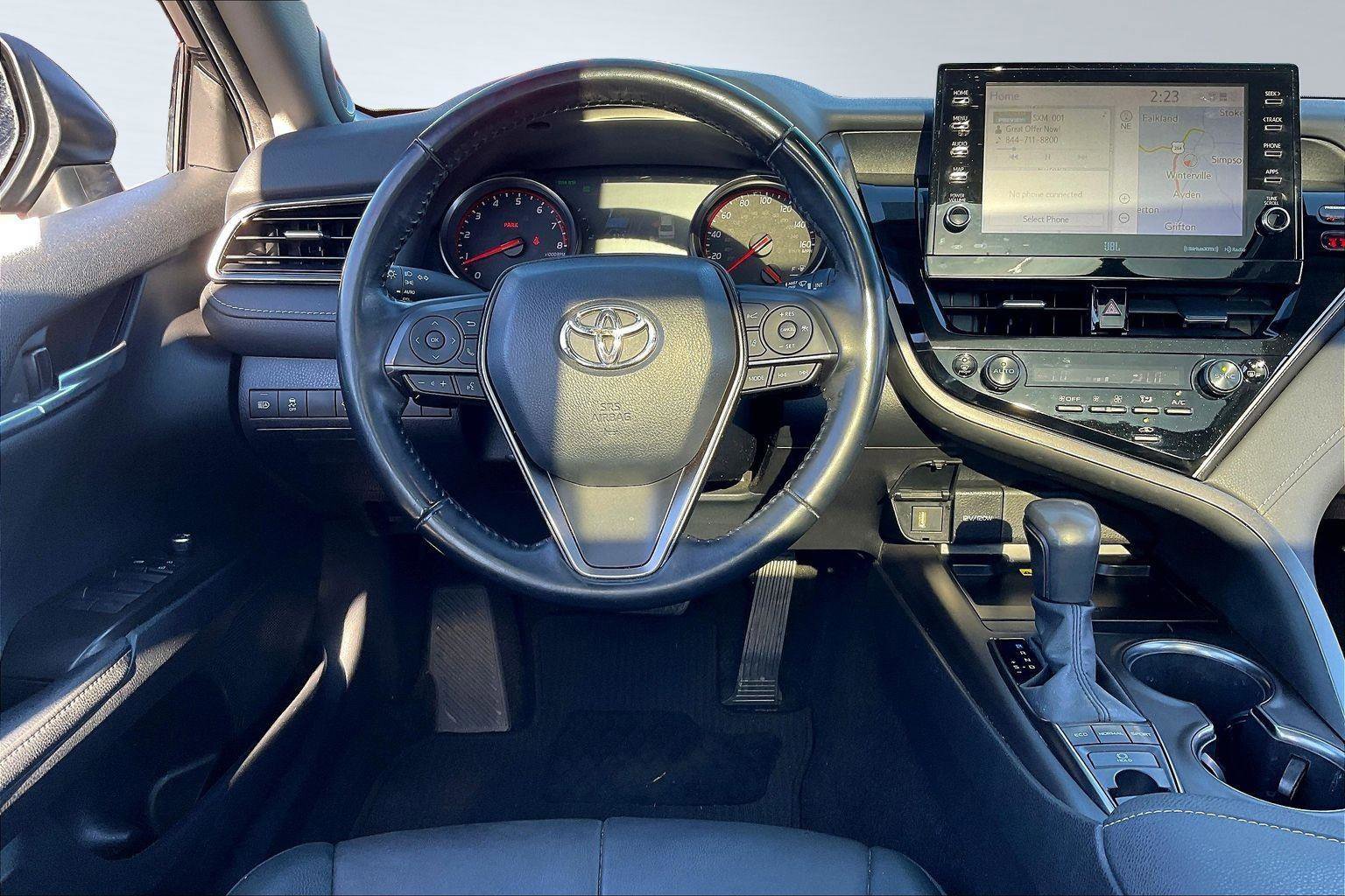 Used 2022 Toyota Camry XSE image 5