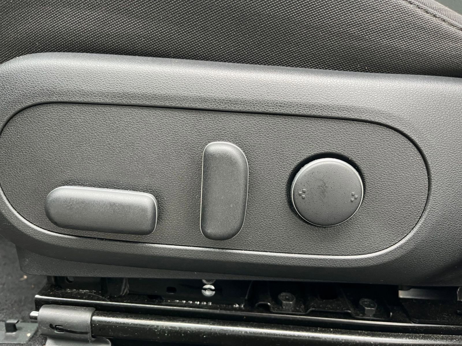 Used 2025 Hyundai Kona SEL image 22