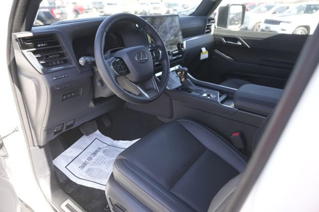 Used 2025 Lexus GX 550 w/ Cold Area Package image 4