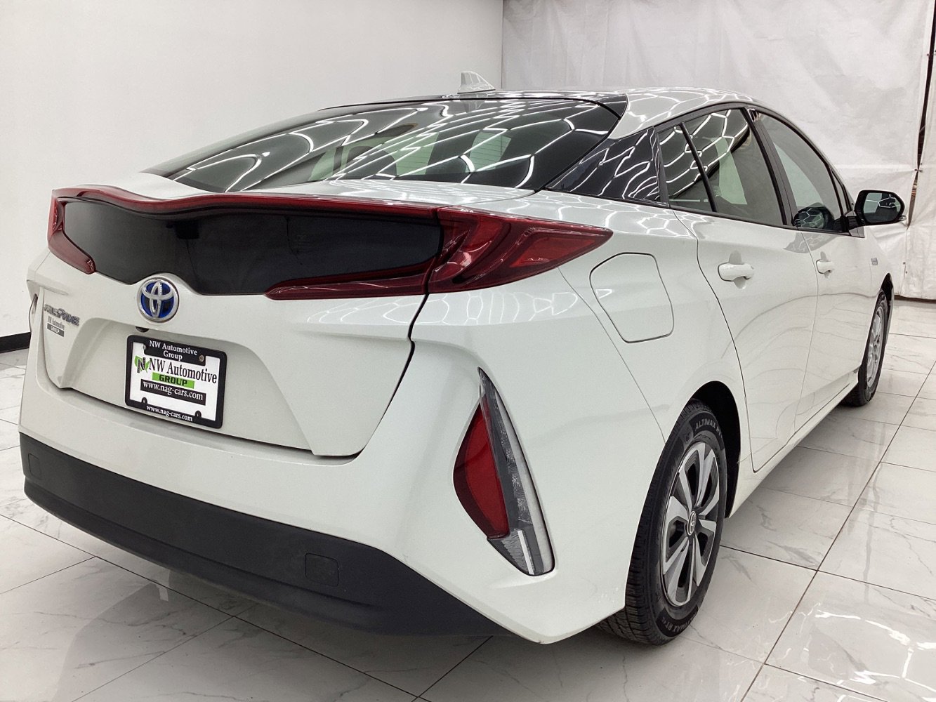 Used 2018 Toyota Prius Prime Premium image 8