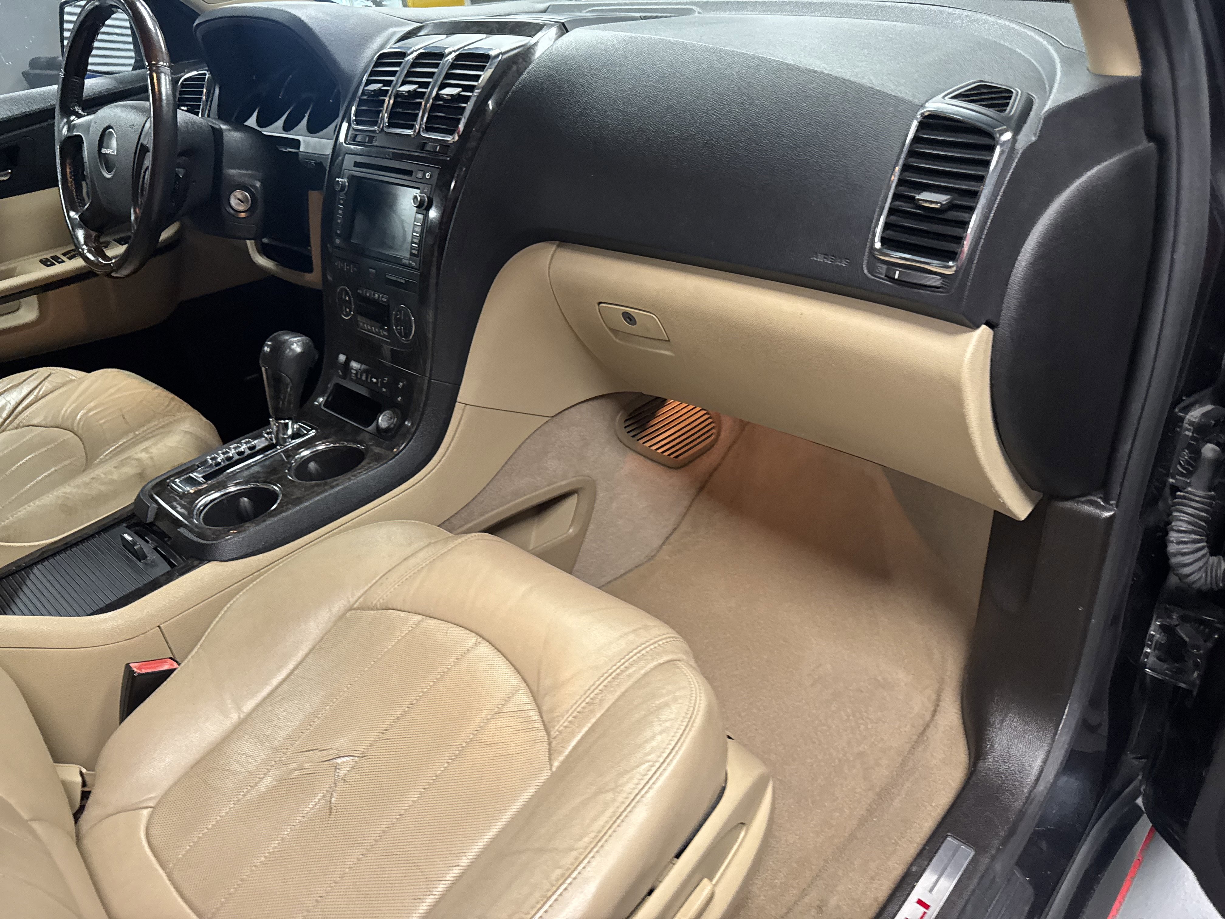 Used 2012 GMC Acadia Denali FWD image 9