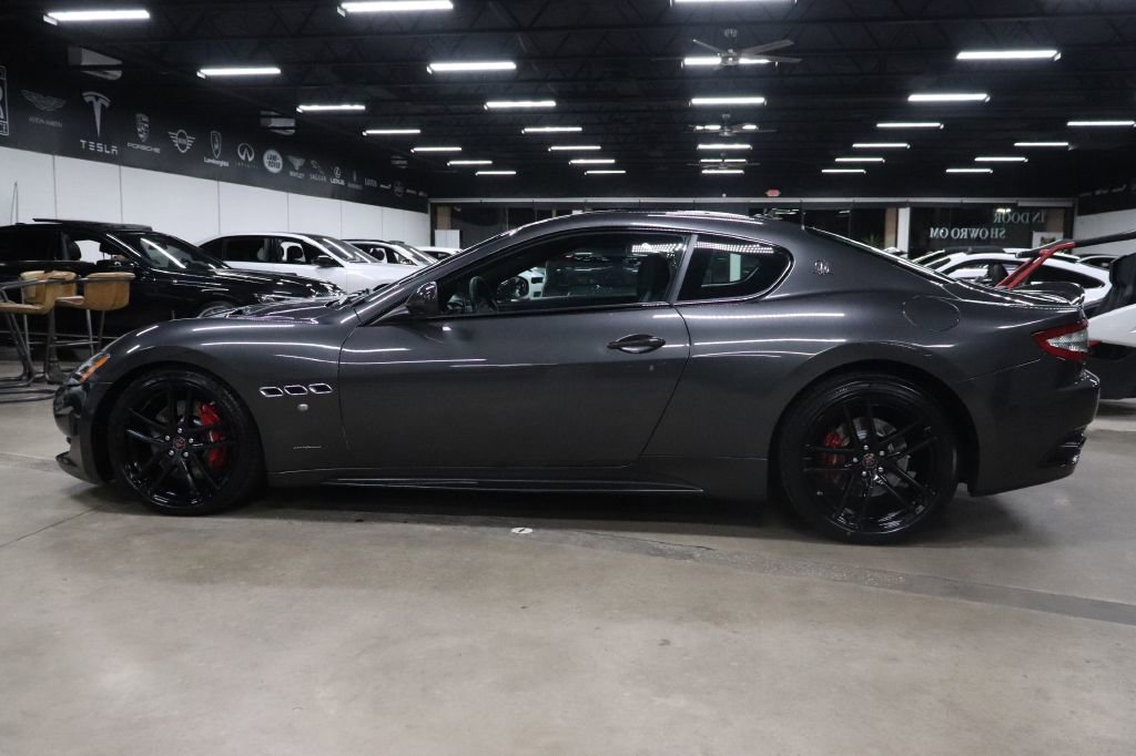 Used 2017 Maserati GranTurismo MC image 2