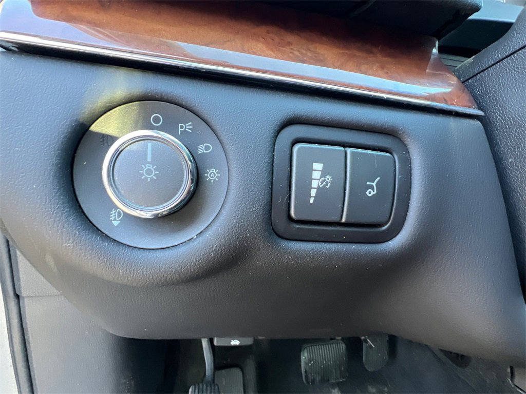 Used 2012 Lincoln MKT AWD image 15