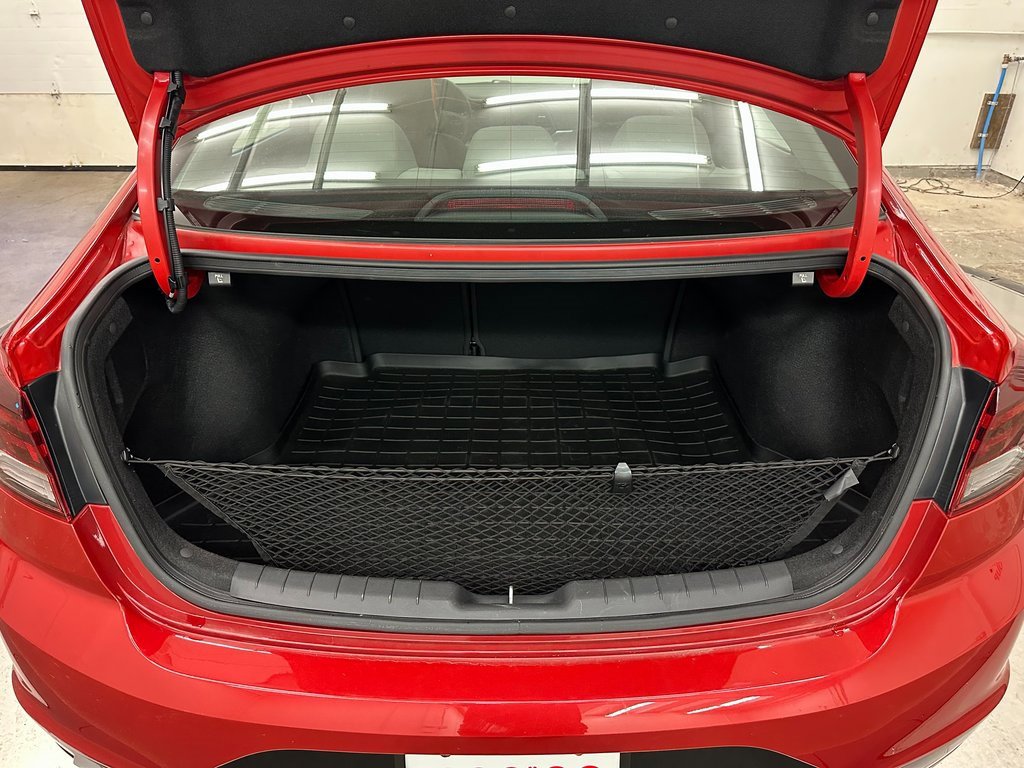 Used 2020 Hyundai Elantra SEL image 16