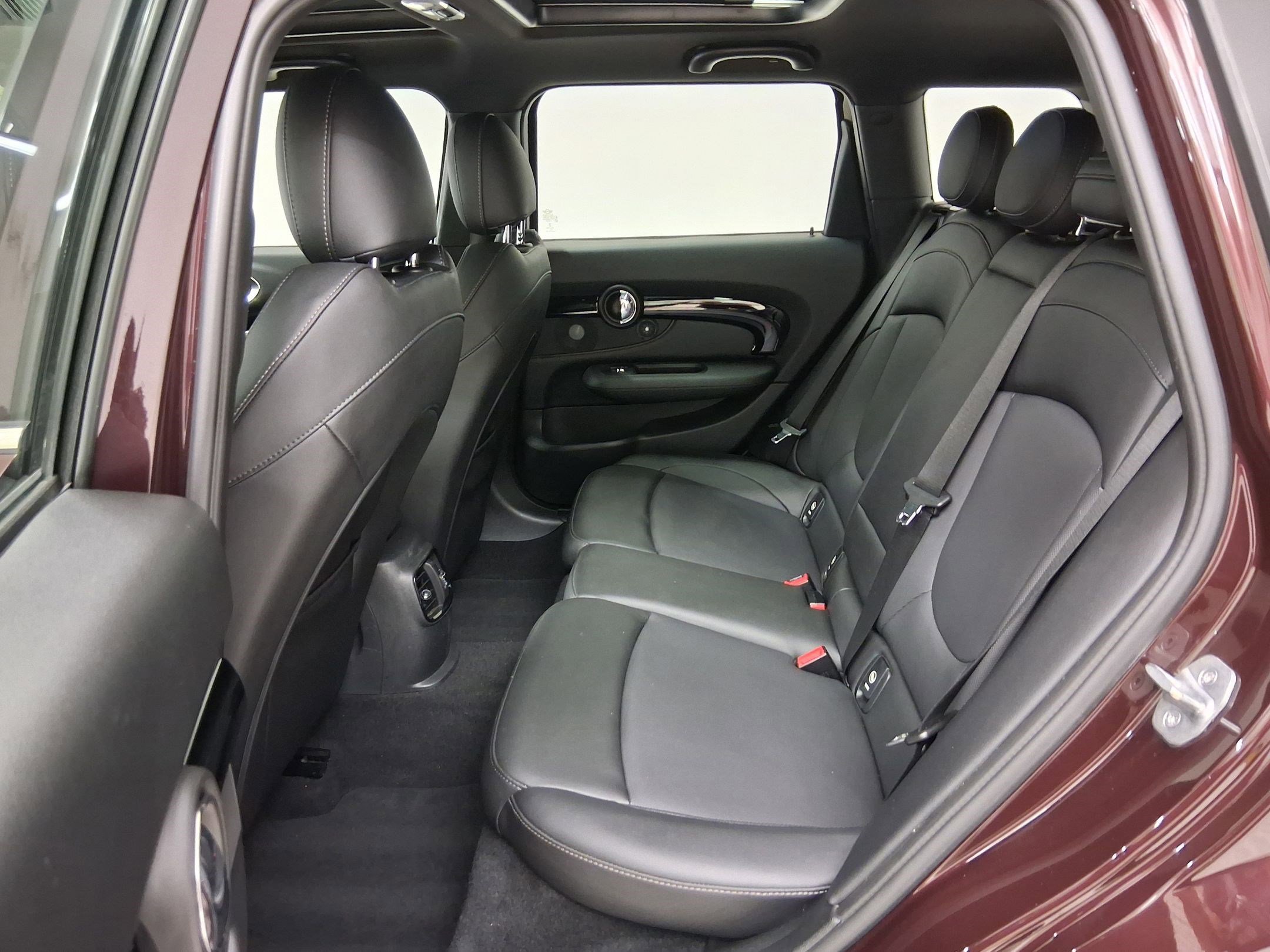 Used 2019 MINI Cooper Clubman S w/ Premium Package FWD image 14