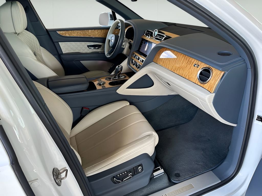 Used 2021 Bentley Bentayga image 15