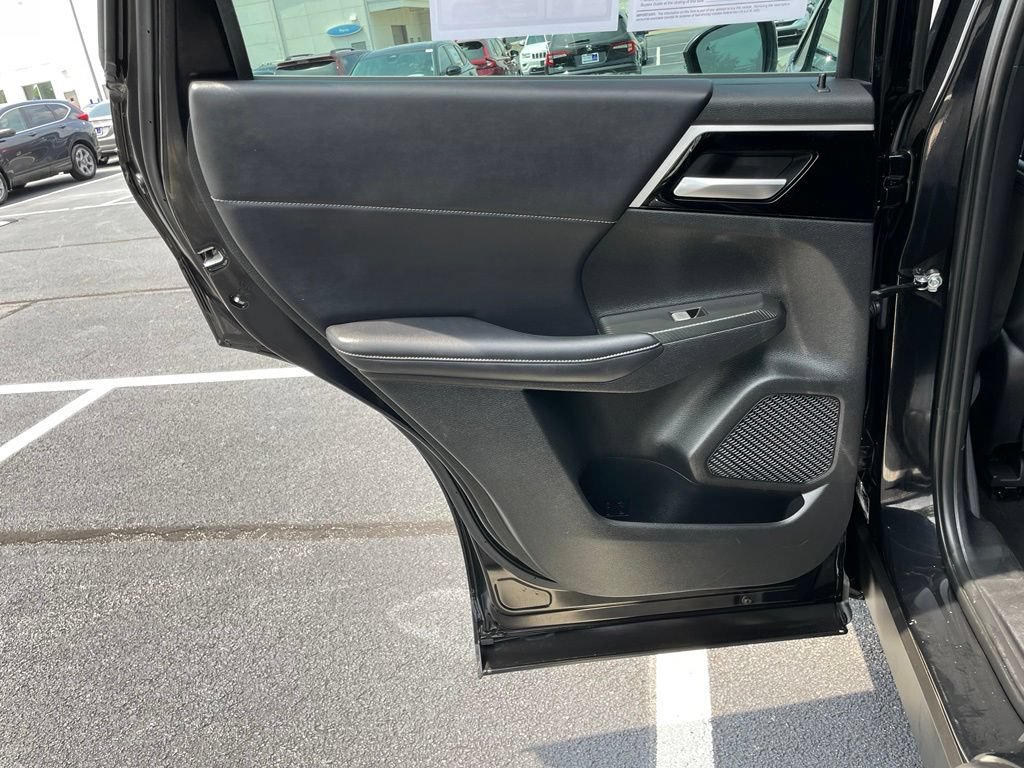 Used 2023 Mitsubishi Outlander SE FWD image 37