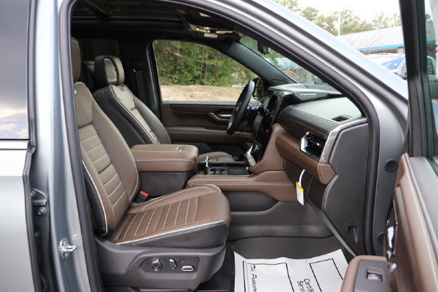 New 2026 GMC Yukon Denali Ultimate w/ LPO, Floor Liner Package AWD/4WD image 30