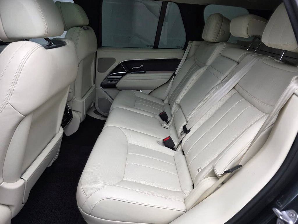 Used 2023 Land Rover Range Rover SE image 14