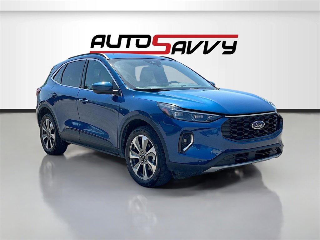 Used 2023 Ford Escape Platinum w/ Class II Trailer Tow Package