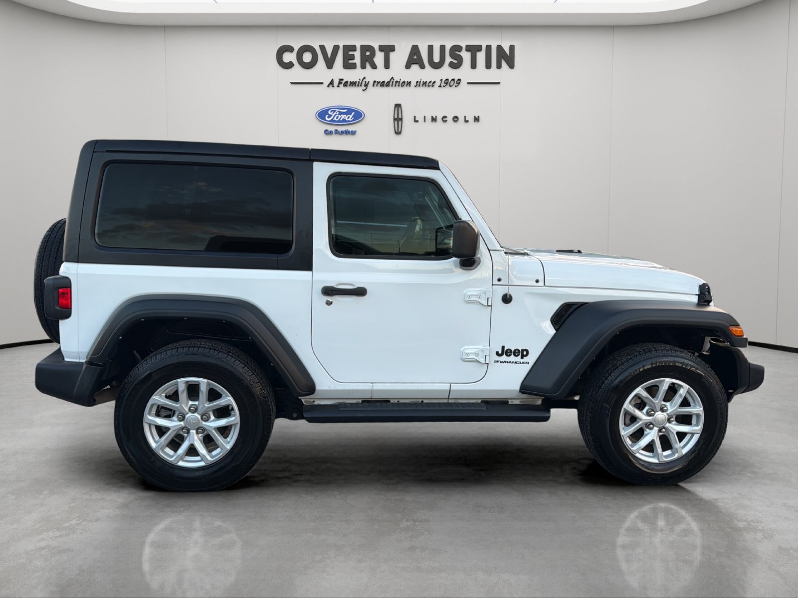 Used 2023 Jeep Wrangler Sport AWD/4WD image 6