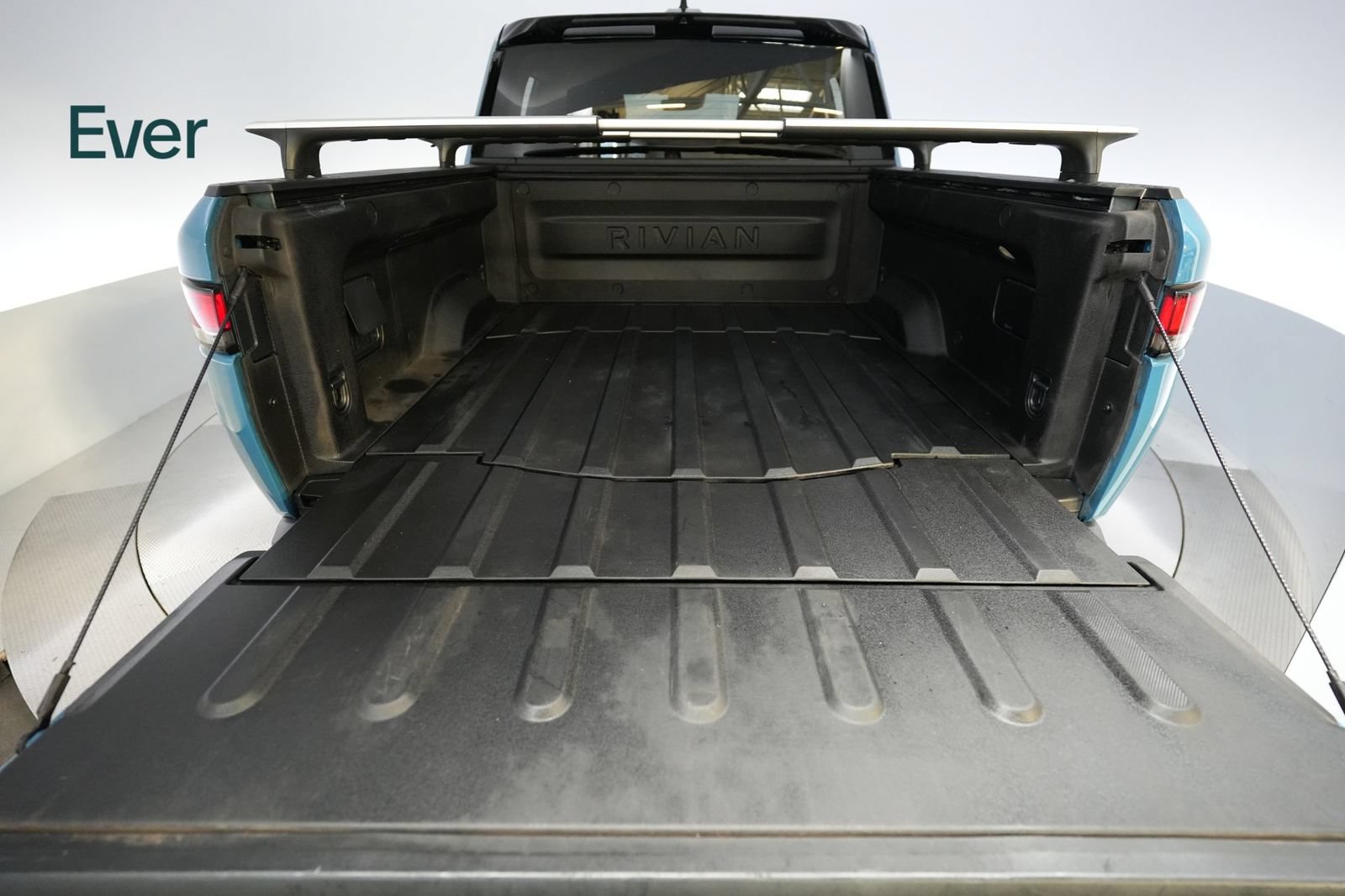 Used 2022 Rivian R1T Adventure AWD/4WD image 8