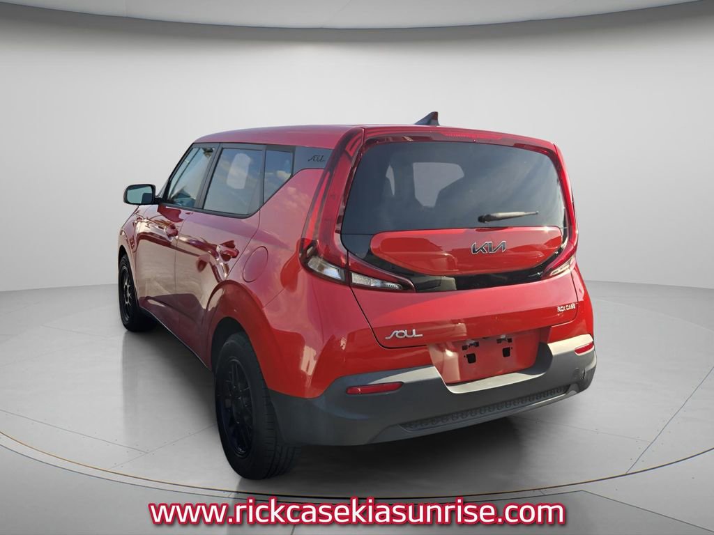 Used 2022 Kia Soul LX image 6