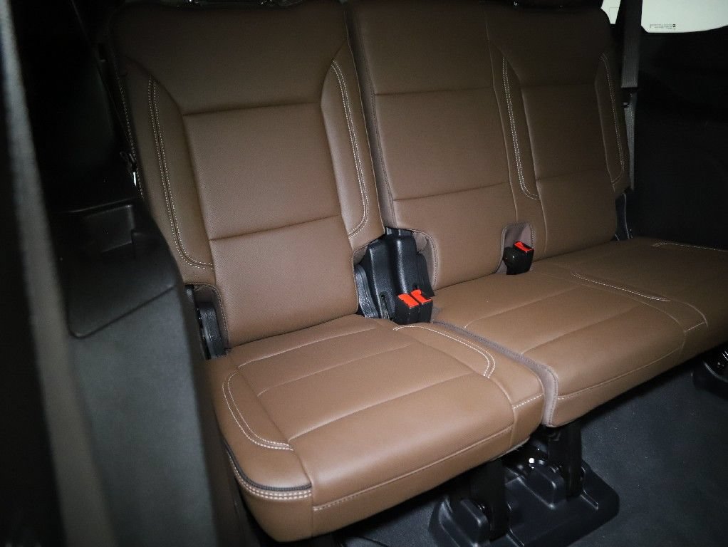Used 2025 Chevrolet Tahoe High Country AWD/4WD image 36