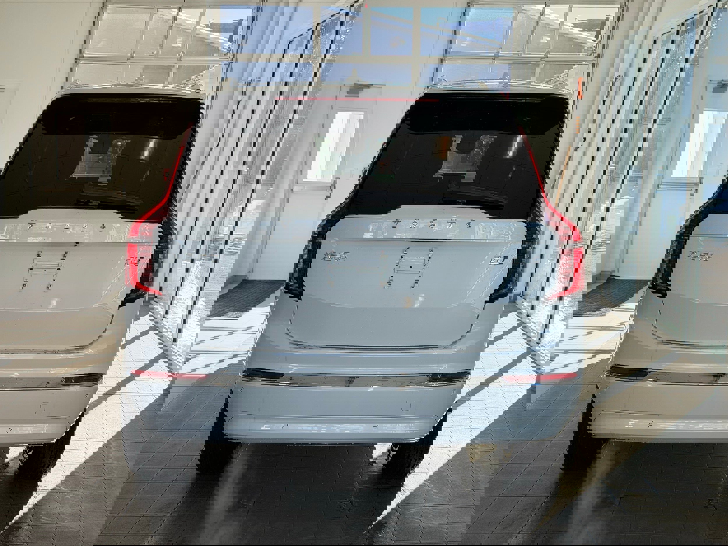 New 2026 Volvo XC90 B6 Plus w/ Protection Package Premier image 7