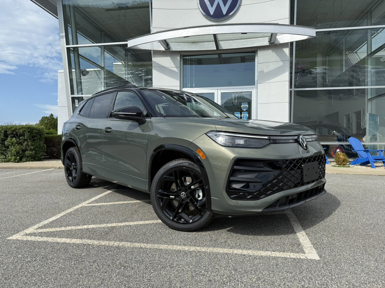New 2025 Volkswagen Tiguan SE R-Line