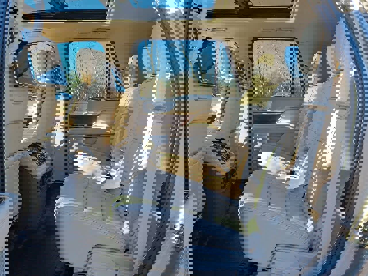 Used 2019 Lincoln Navigator Reserve image 26