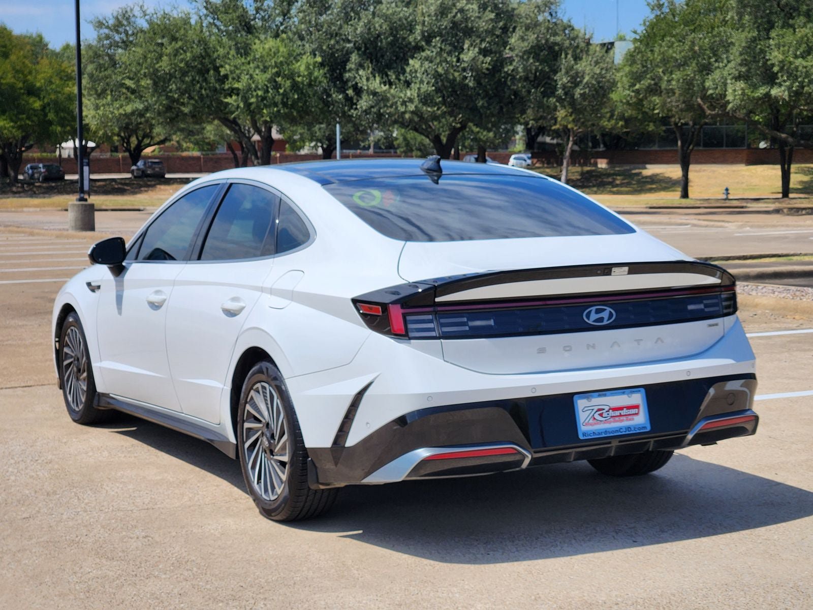Used 2025 Hyundai Sonata Limited FWD image 4