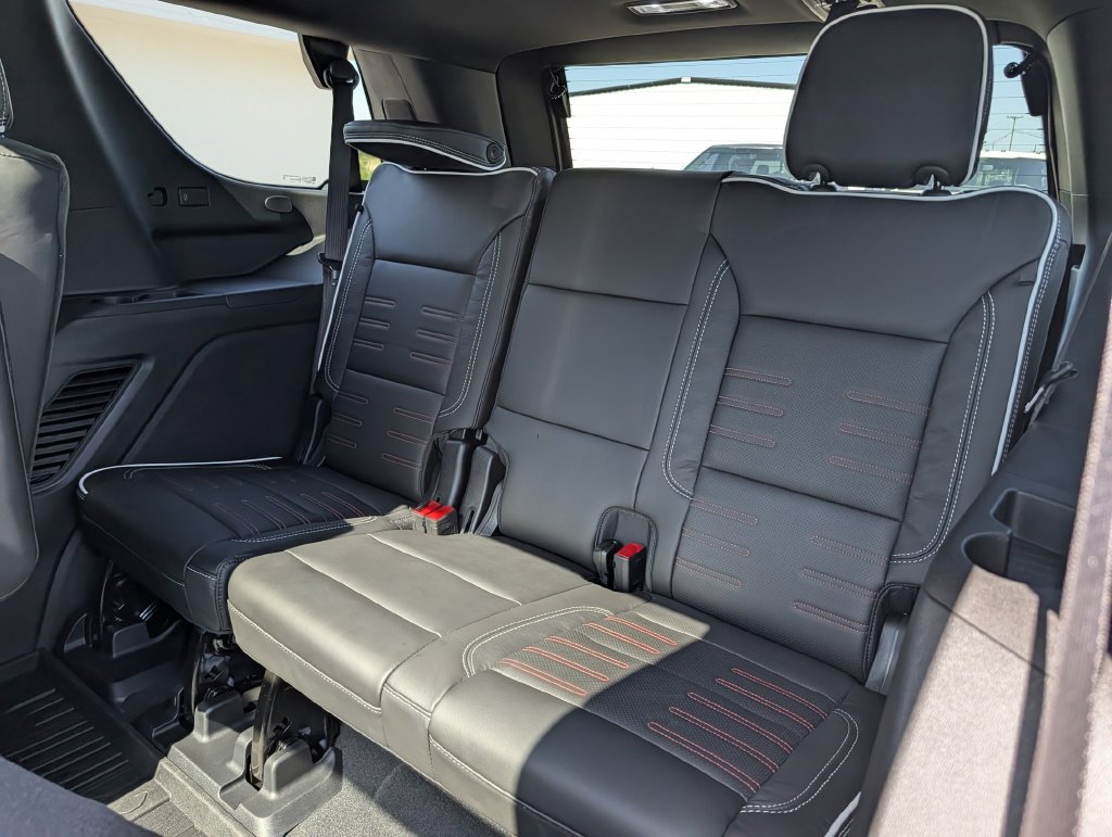 New 2026 GMC Yukon AT4 Ultimate w/ LPO, Floor Liner Package AWD/4WD image 29