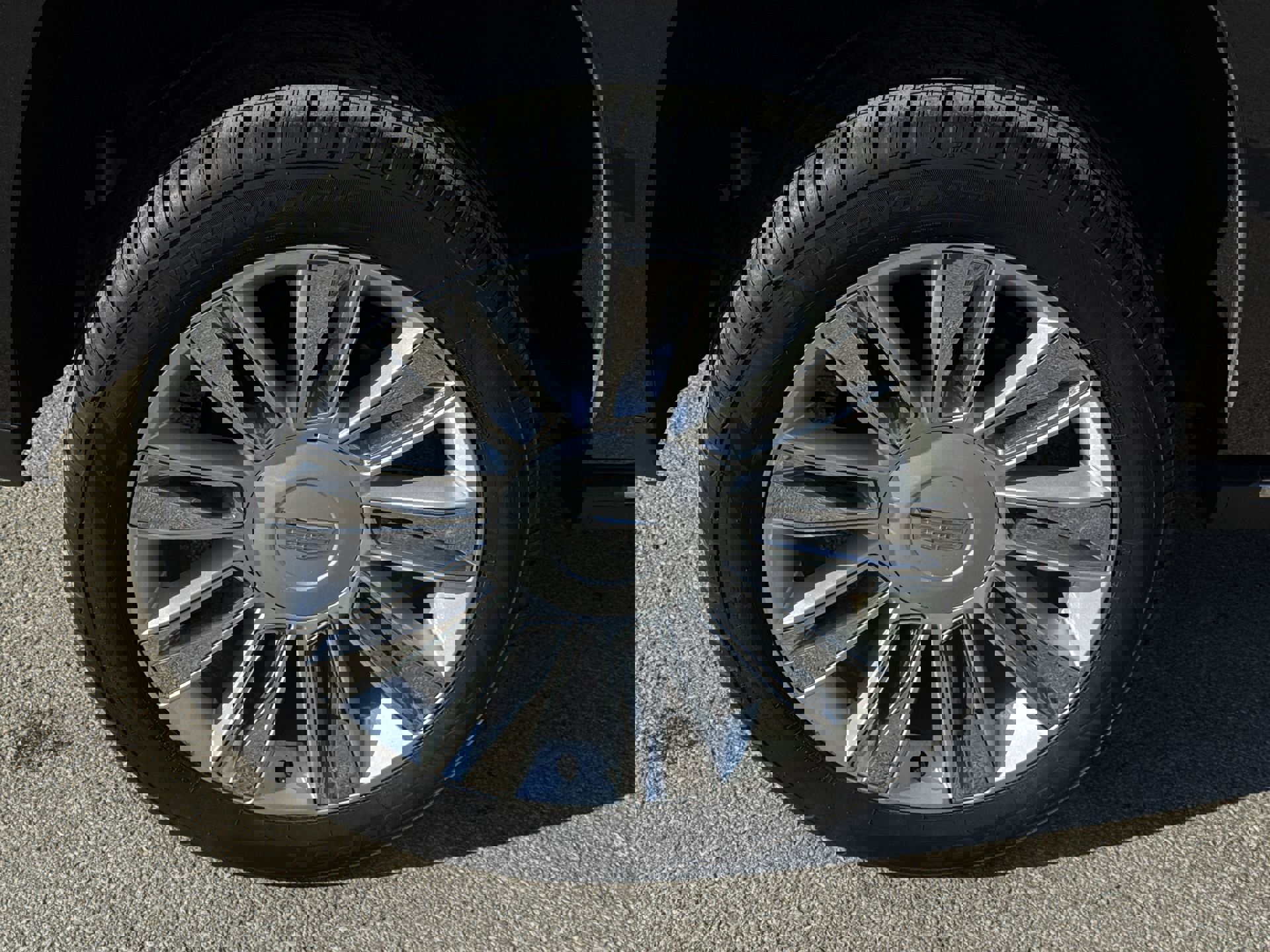 Used 2017 Cadillac Escalade Platinum image 34