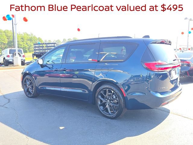 Used 2025 Chrysler Pacifica Limited FWD image 5