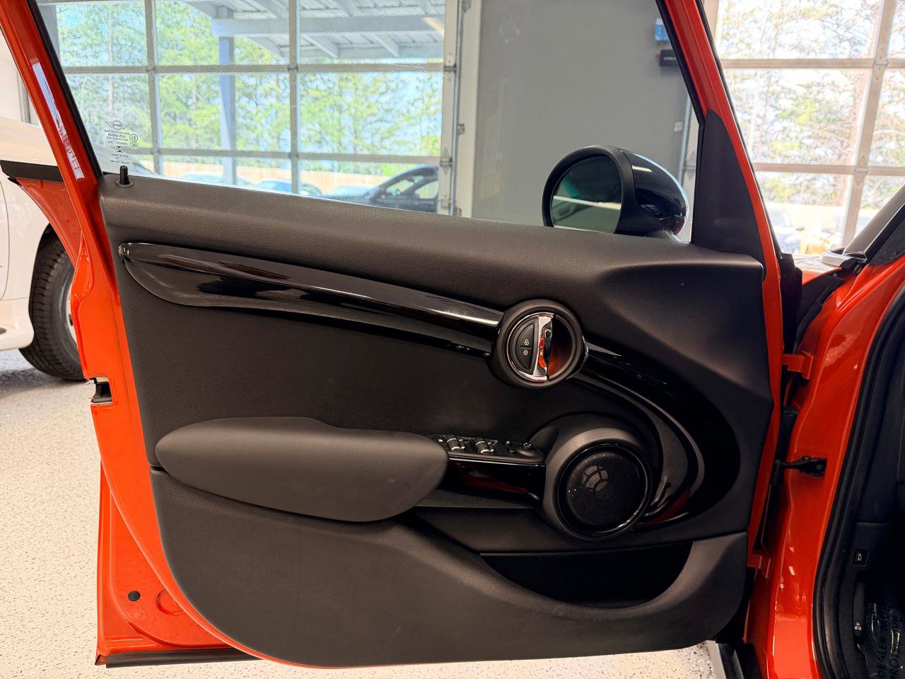 Used 2019 MINI Cooper 4-Door Hardtop image 15