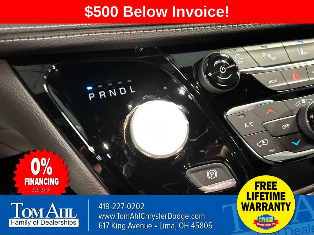 New 2026 Chrysler Pacifica Select image 18